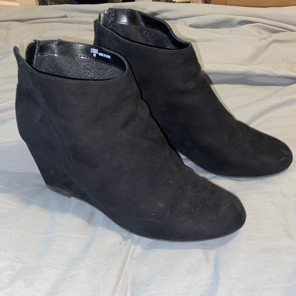 Black wedges size 10